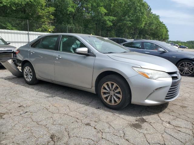 4T1BF1FKXFU100271 - 2015 TOYOTA CAMRY LE SILVER photo 4