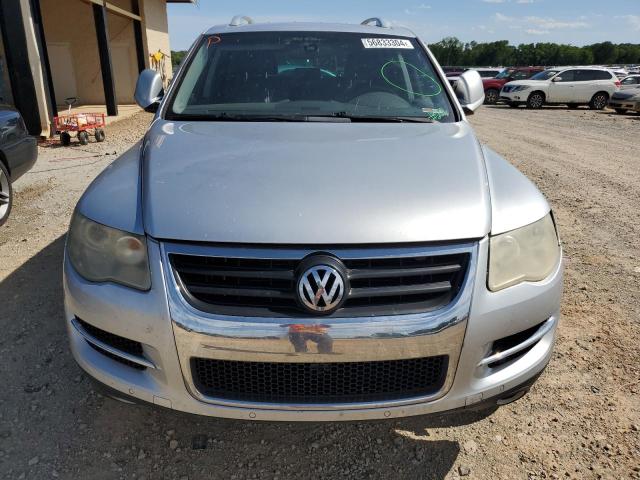 WVGBE77L69D029264 - 2009 VOLKSWAGEN TOUAREG 2 V6 SILVER photo 5