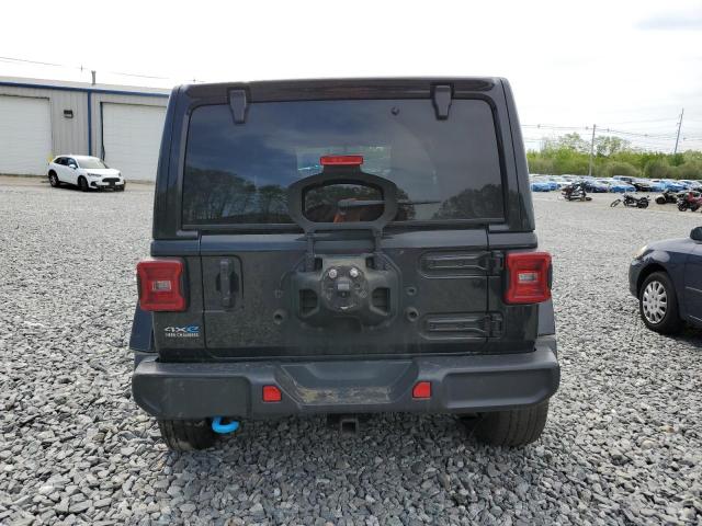 1C4JJXP68NW232337 - 2022 JEEP WRANGLER U SAHARA 4XE BLACK photo 6