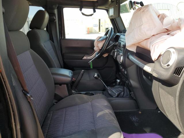 1C4BJWEG6CL121441 - 2012 JEEP WRANGLER U SAHARA BLACK photo 5