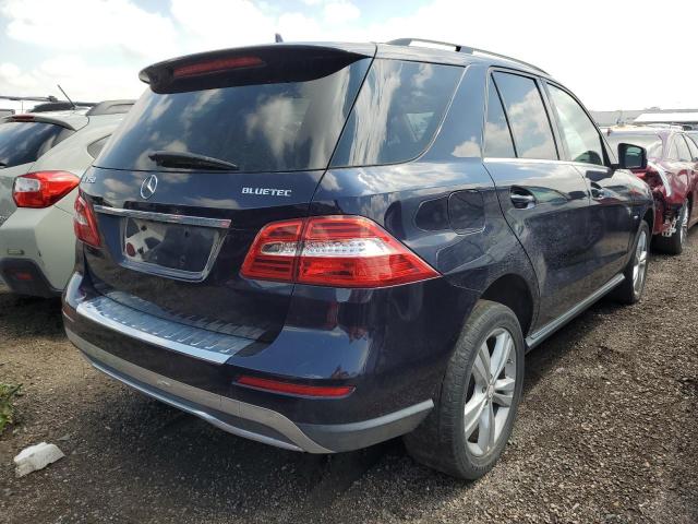 4JGDA2EB7CA026318 - 2012 MERCEDES-BENZ ML 350 BLUETEC BLUE photo 3