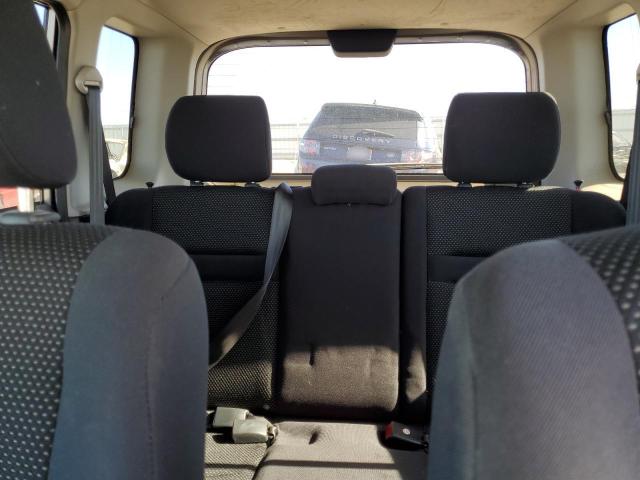 JTLKT324350213232 - 2005 TOYOTA SCION XB SILVER photo 10