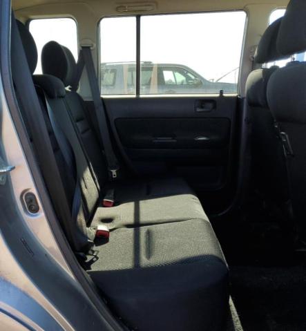 JTLKT324350213232 - 2005 TOYOTA SCION XB SILVER photo 11