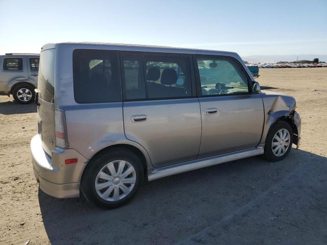 JTLKT324350213232 - 2005 TOYOTA SCION XB SILVER photo 3