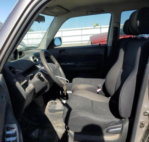 JTLKT324350213232 - 2005 TOYOTA SCION XB SILVER photo 7