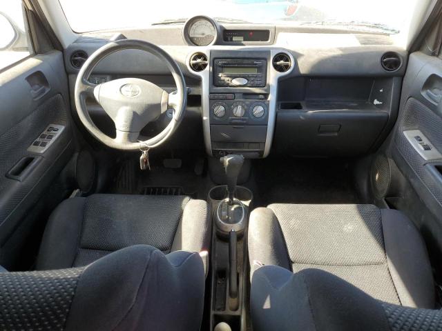 JTLKT324350213232 - 2005 TOYOTA SCION XB SILVER photo 8
