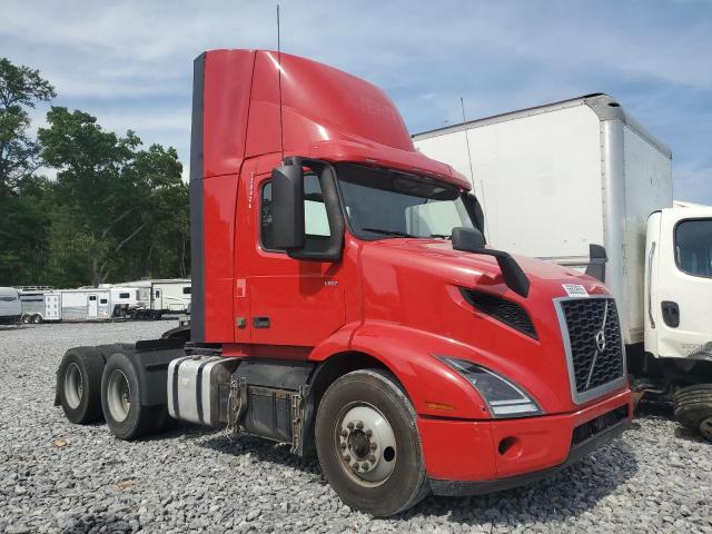 2022 VOLVO VNR, null