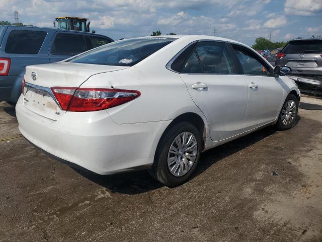 4T4BF1FK1FR455058 - 2015 TOYOTA CAMRY LE WHITE photo 3