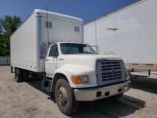 1FDNF80C5WVA28932 - 1998 FORD F800 WHITE photo 1