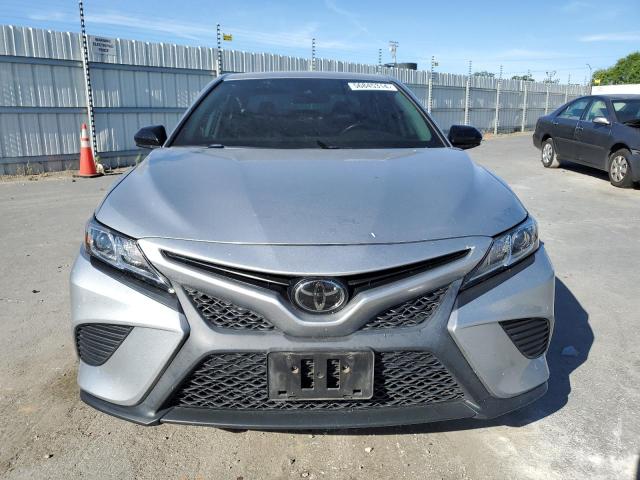 4T1B11HK2KU262045 - 2019 TOYOTA CAMRY L SILVER photo 5