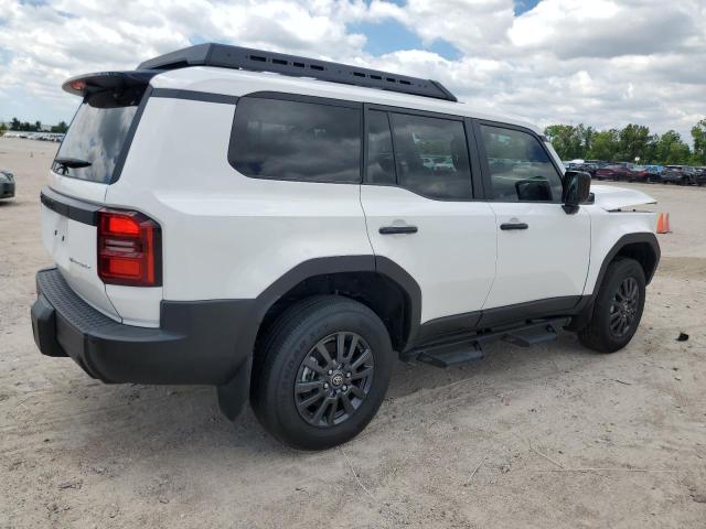 JTEABFAJ7SK028552 - 2025 TOYOTA LAND CRUIS BASE Biały zdjęcie 3