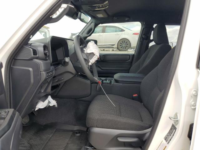 JTEABFAJ7SK028552 - 2025 TOYOTA LAND CRUIS BASE Biały zdjęcie 7