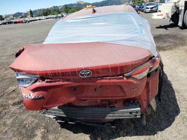 5YFEPRAE8LP061977 - 2020 TOYOTA COROLLA LE RED photo 6