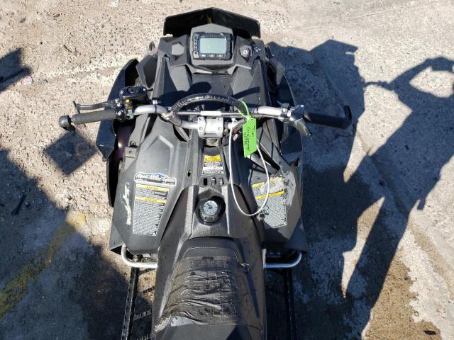 SN1EGK8R6MC360360 - 2021 POLARIS SNOWMOBILE BLACK photo 5