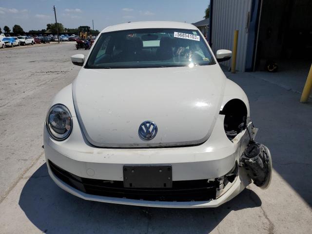 3VWHX7AT3DM613259 - 2013 VOLKSWAGEN BEETLE WHITE photo 5