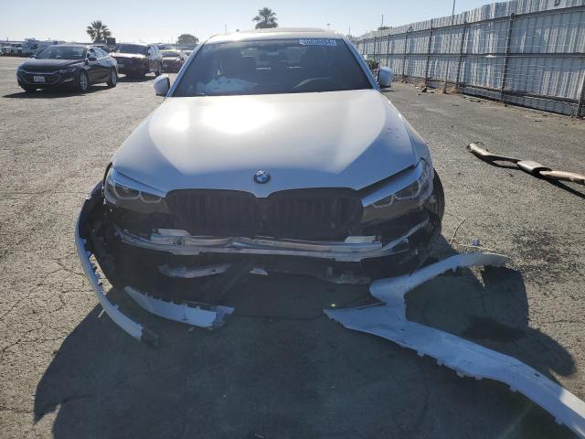 WBAJE5C50JG918721 - 2018 BMW 540 I WHITE photo 5
