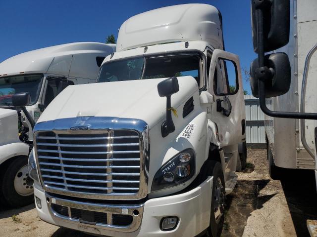 3AKBGADV9LSLM5236 - 2020 FREIGHTLINER CASCADIA 1 WHITE photo 2