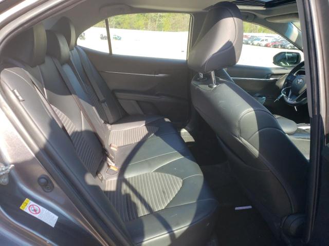 4T1B11HK7JU531266 - 2018 TOYOTA CAMRY L 灰色 照片 10