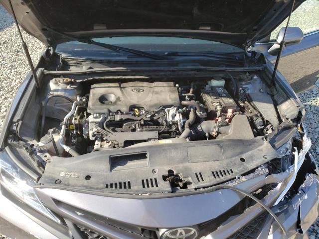 4T1B11HK7JU531266 - 2018 TOYOTA CAMRY L 灰色 照片 11