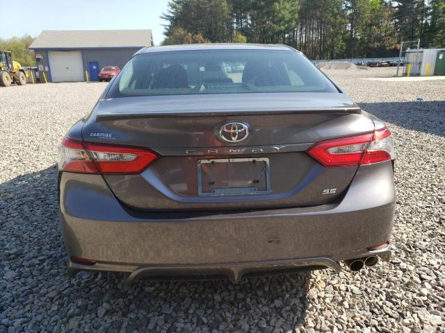 4T1B11HK7JU531266 - 2018 TOYOTA CAMRY L 灰色 照片 6