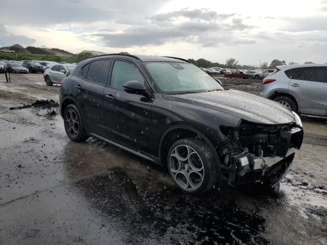 ZASFAKPN3J7B75749 - 2018 ALFA ROMEO STELVIO SPORT Schwarz Foto 4