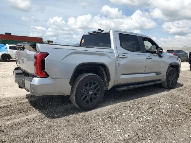 5TFNA5AB7RX035218 - 2024 TOYOTA TUNDRA CREWMAX PLATINUM Күміс фото 3