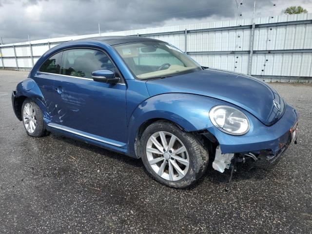 3VWJD7AT6JM701695 - 2018 VOLKSWAGEN BEETLE SE BLUE photo 4