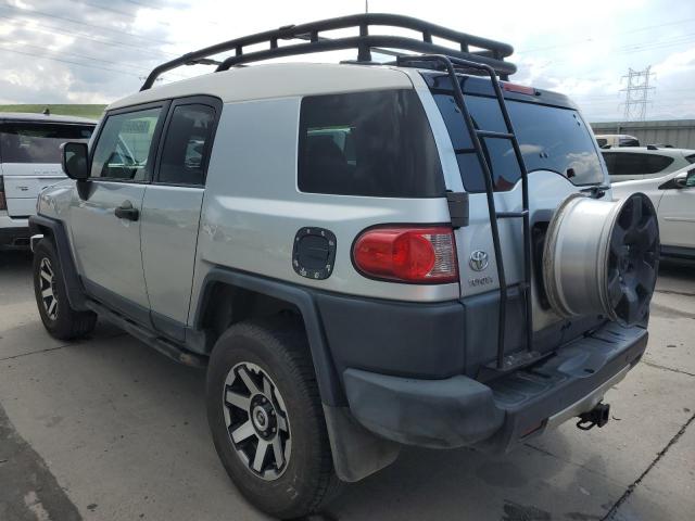 JTEBU11F170098032 - 2007 TOYOTA FJ CRUISER SILVER photo 2