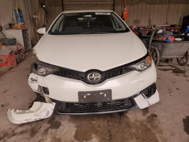 JTNKARJE0GJ516962 - 2016 TOYOTA SCION IM WHITE photo 5