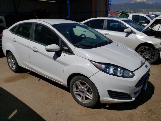 3FADP4BJ1HM145198 - 2017 FORD FIESTA SE WHITE photo 4