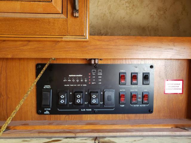 4YDF33825DA740178 - 2013 KEYSTONE MONTANA 双色 照片 8