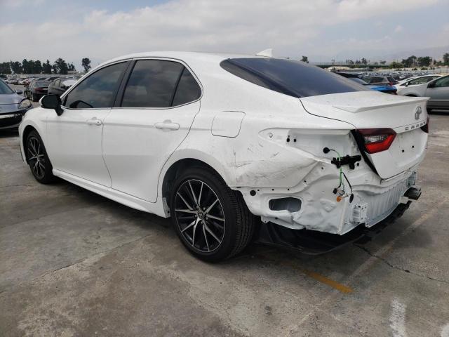 4T1G11AK7PU150736 - 2023 TOYOTA CAMRY SE NIGHT SHADE WHITE photo 2