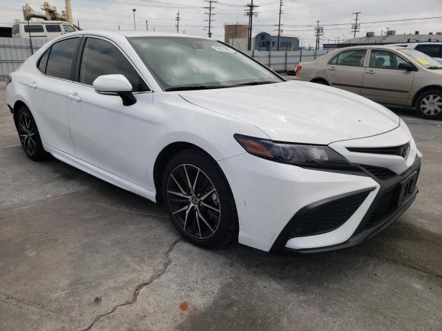 4T1G11AK7PU150736 - 2023 TOYOTA CAMRY SE NIGHT SHADE WHITE photo 4