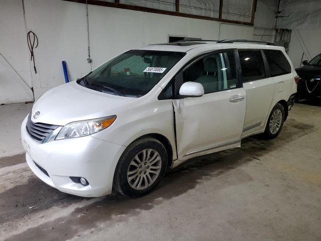 2015 TOYOTA SIENNA XLE, 
