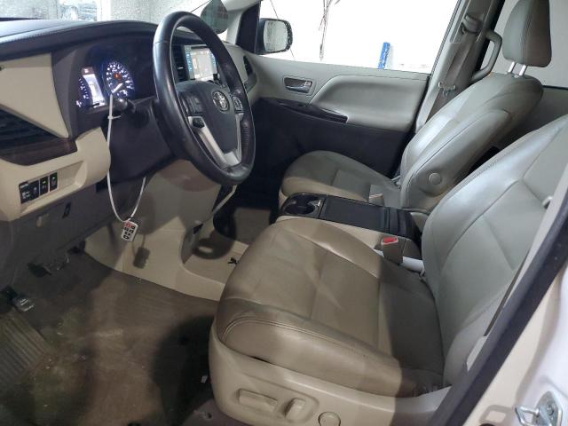 5TDYK3DC8FS664376 - 2015 TOYOTA SIENNA XLE WHITE photo 7