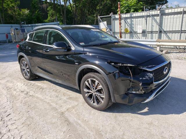 SJKCH5CR2HA025563 - 2017 INFINITI QX30 BASE BLACK photo 4