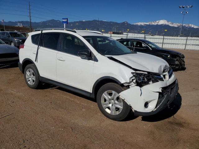 JTMBFREVXFD147475 - 2015 TOYOTA RAV4 LE WHITE photo 4