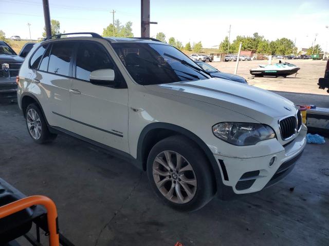 5UXZV4C55D0B08497 - 2013 BMW X5 XDRIVE35I WHITE photo 4