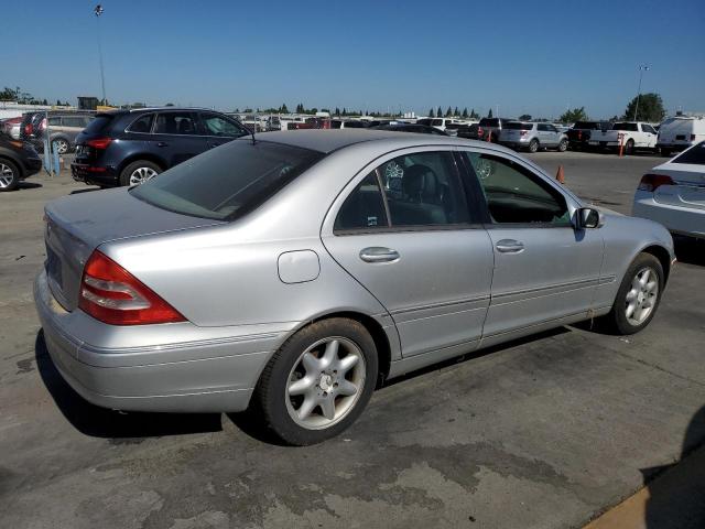 WDBRF64J52F252627 - 2002 MERCEDES-BENZ C 320 SILVER photo 3