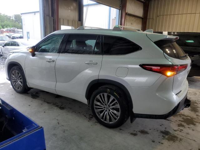 5TDGZRBH4NS195276 - 2022 TOYOTA HIGHLANDER XLE WHITE photo 2