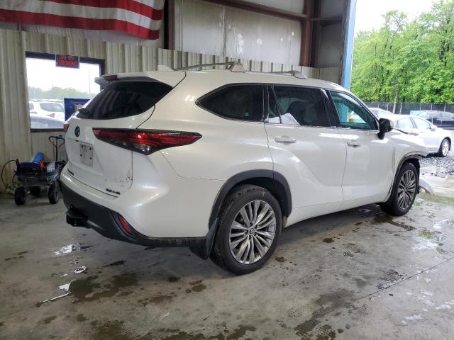 5TDGZRBH4NS195276 - 2022 TOYOTA HIGHLANDER XLE WHITE photo 3