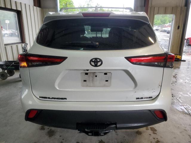 5TDGZRBH4NS195276 - 2022 TOYOTA HIGHLANDER XLE WHITE photo 6