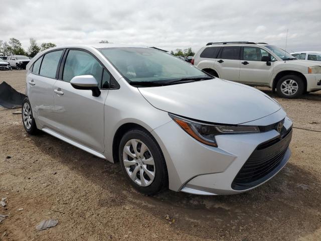 5YFB4MDE7PP021289 - 2023 TOYOTA COROLLA LE Silber Foto 4