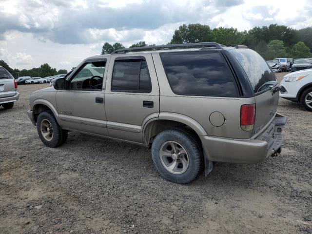 1GNCS13W02K101244 - 2002 CHEVROLET BLAZER TAN photo 2