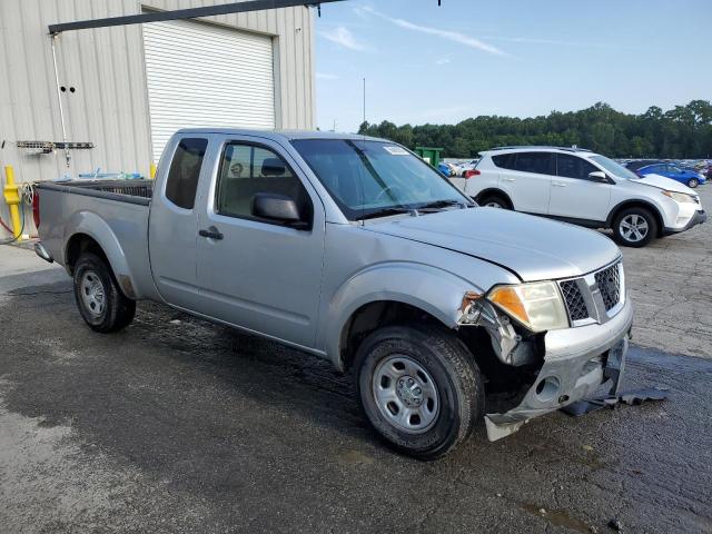 1N6BD06T55C440636 - 2005 NISSAN FRONTIER KING CAB XE SILVER photo 4