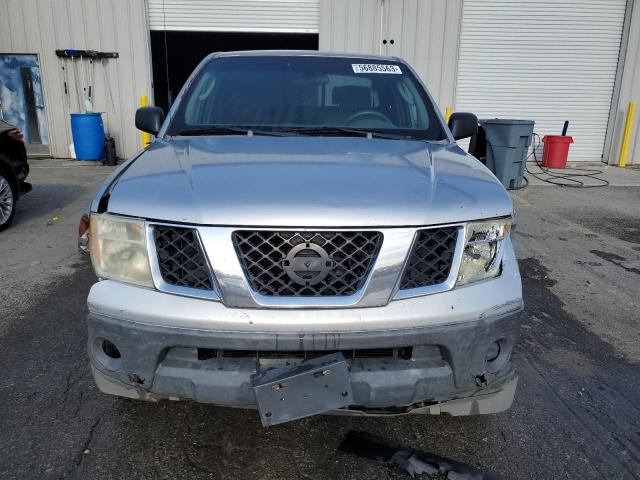 1N6BD06T55C440636 - 2005 NISSAN FRONTIER KING CAB XE SILVER photo 5