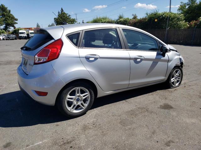 3FADP4EJ3KM102517 - 2019 FORD FIESTA SE SILVER photo 3