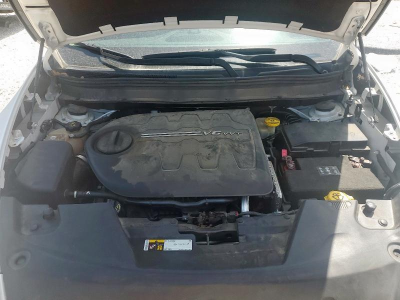 1C4PJMBS3GW189266 - 2016 JEEP CHEROKEE TRAILHAWK WHITE photo 12