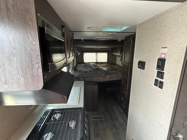 4YDT21023JB452042 - 2018 KEYSTONE OUTBACK TWO TONE photo 6