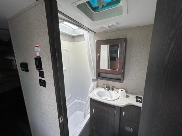 4YDT21023JB452042 - 2018 KEYSTONE OUTBACK TWO TONE photo 8